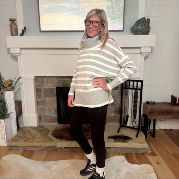 The Loft Striped Cowl Neck Gray and White Women's Sweater/ Tunic sz Small-NWOT - Picture 2 of 9